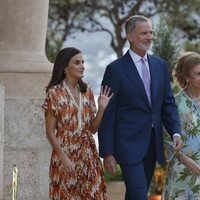 Los Reyes Felipe y Letizia y la Reina Sofía en la recepción a la sociedad balear