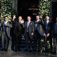 Matthew Kumar y sus padrinos en su boda con Theodora de Grecia