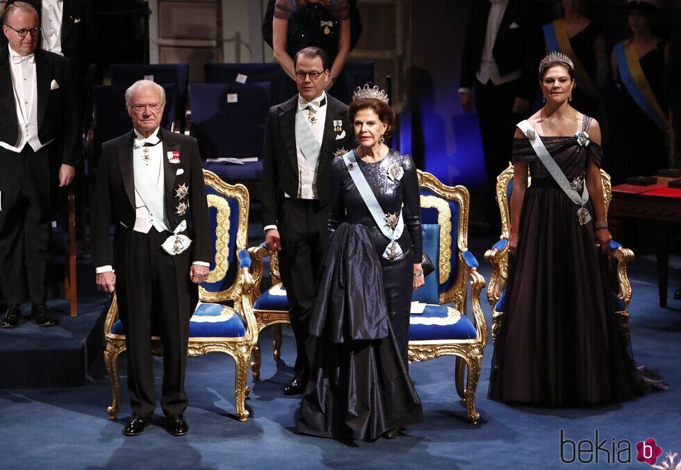 Carlos Gustavo y Silvia de Suecia y Victoria y Daniel de Suecia en los Premios Nobel 2024