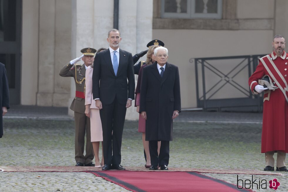 El Rey Felipe VI y Sergio Mattarella en la ceremonia de bienvenida a los Reyes de España por su Visita de Estado a Italia