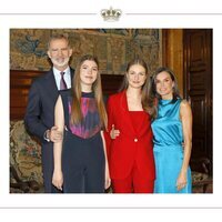 Los Reyes Felipe y Letizia, la Princesa Leonor y la Infanta Sofía en su felicitación navideña 2024
