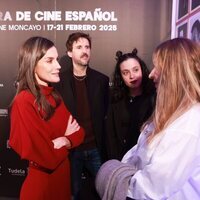 La Reina Letizia hablando con la directora de 'Destellos' en la Muestra de Cine Español de Tudela