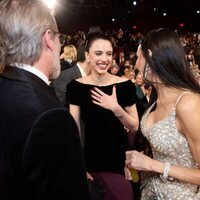Demi Moore y Margaret Qualley en los Oscars 2025