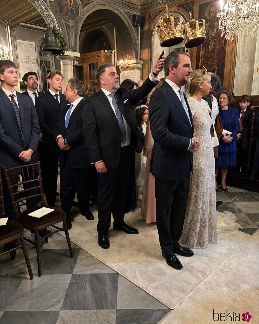 Nicolás de Grecia y Chrysi Vardinoyannis en el rito de las coronas en su boda