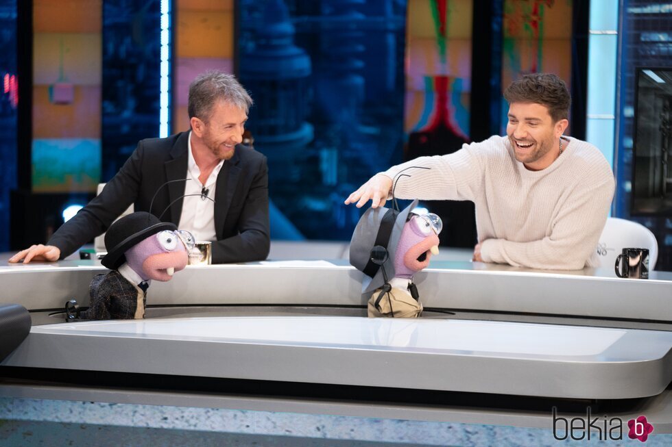 Pablo Alborán se divierte junto a Trancas y Barrancas en 'El Hormiguero'