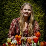 Amalia de Holanda en el jardín de tulipanes que regaló a Madrid