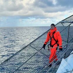 La Princesa Leonor con un mono para protegerse de las bajas temperaturas en el Elcano