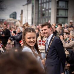 Isabella de Dinamarca en la celebración de su 18 cumpleaños junto al Alcalde de Aarhus