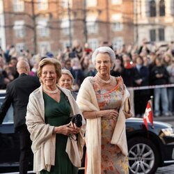 Ana María de Grecia y Benedicta de Dinamarca en el 18 cumpleaños de Isabella de Dinamarca