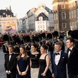 Isabella de Dinamarca en la celebración de su 18 cumpleaños con sus padres y sus hermanos en Copenhague