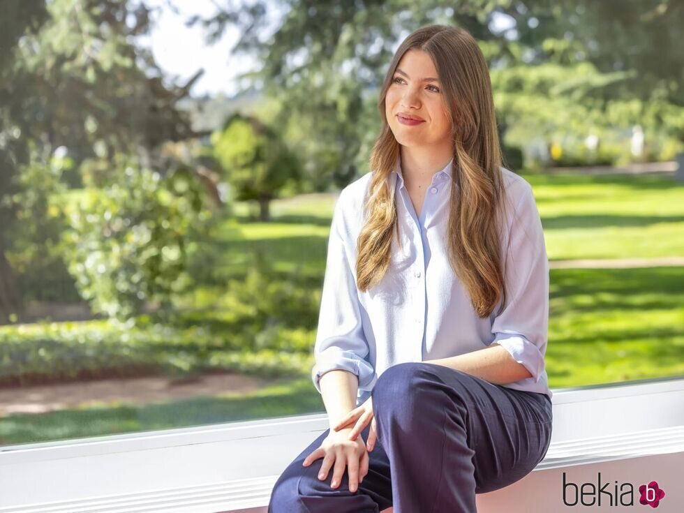 La Infanta Sofía en La Zarzuela en un posado por su 18 cumpleaños