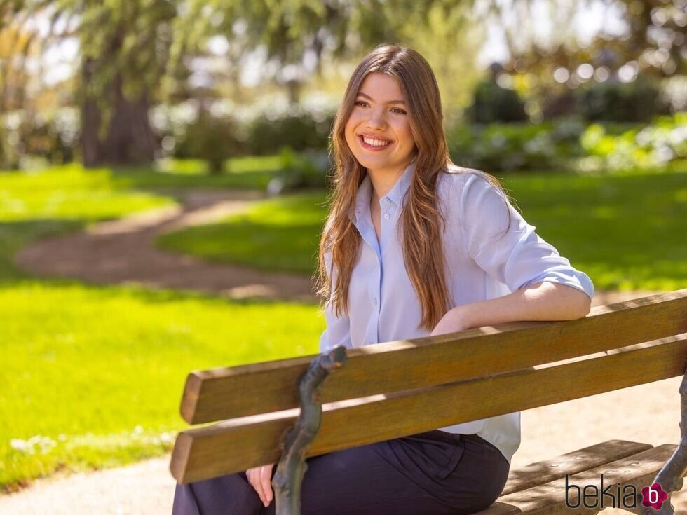 La Infanta Sofía posa muy sonriente en su 18 cumpleaños