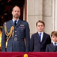El Príncipe Guillermo y Kate Middleton y sus hijos en el 80 aniversario del Día de la Victoria