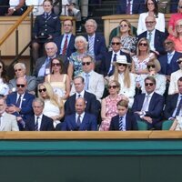 El palco real en Wimbledon con el Rey Felipe, los Príncipes Guillermo y Kate, Charlotte y George