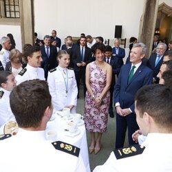 La Princesa Leonor tras recibir la Medalla de Oro de Galicia junto a compañeros del Elcano