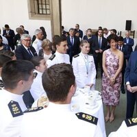 La Princesa Leonor tras recibir la Medalla de Oro de Galicia junto a compañeros del Elcano