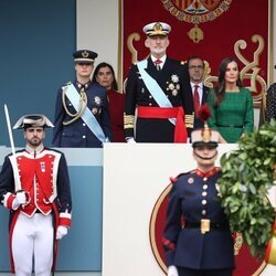 Los Reyes Felipe y Letizia, la Princesa Leonor y la Infanta Sofía en el desfile por el Día de la Hispanidad 2025