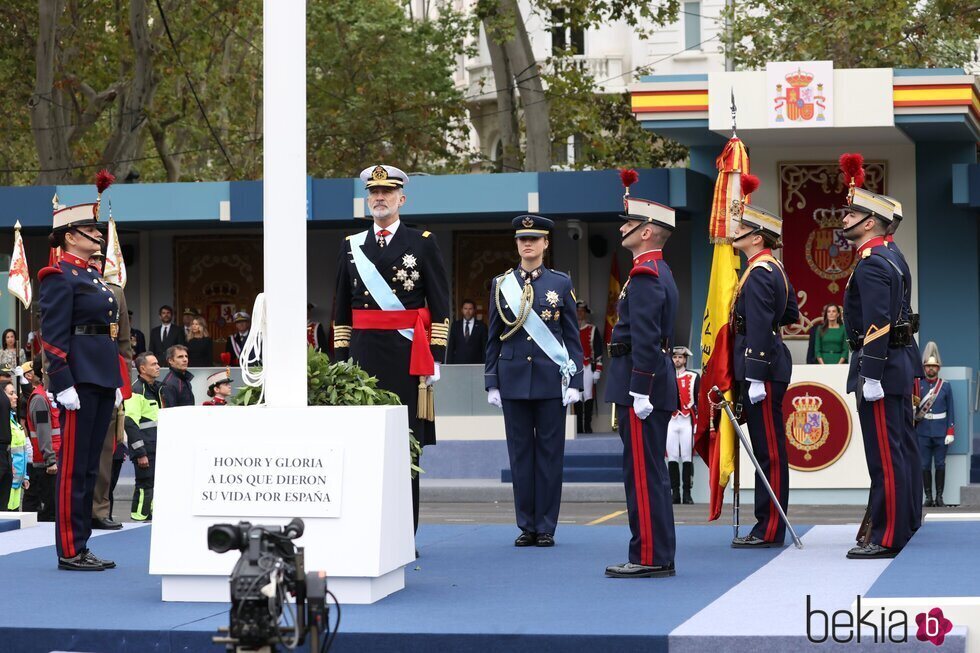 El Rey Felipe junto a la Princesa Leonor en el desfile del Día de la Hispanidad 2025