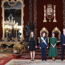 Los Reyes Felipe y Letizia, la Princesa Leonor y la Infanta Sofía en la recepción en el Palacio Real por el Día de la Hispanidad 2025
