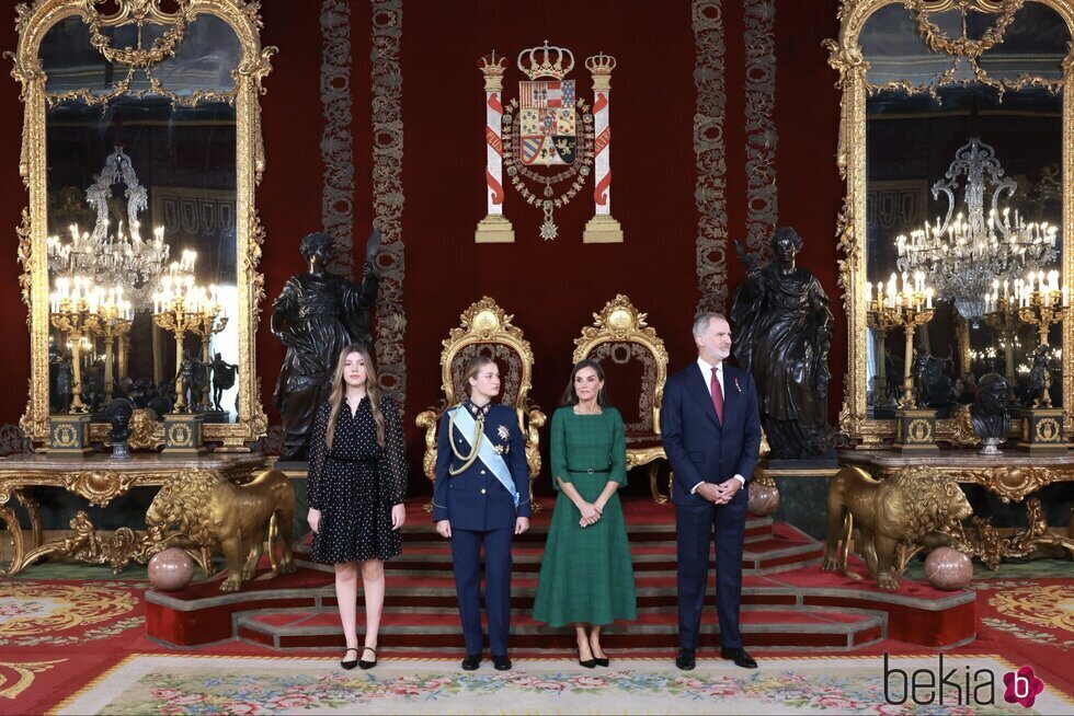 Los Reyes Felipe y Letizia, la Princesa Leonor y la Infanta Sofía en la recepción en el Palacio Real por el Día de la Hispanidad 2025