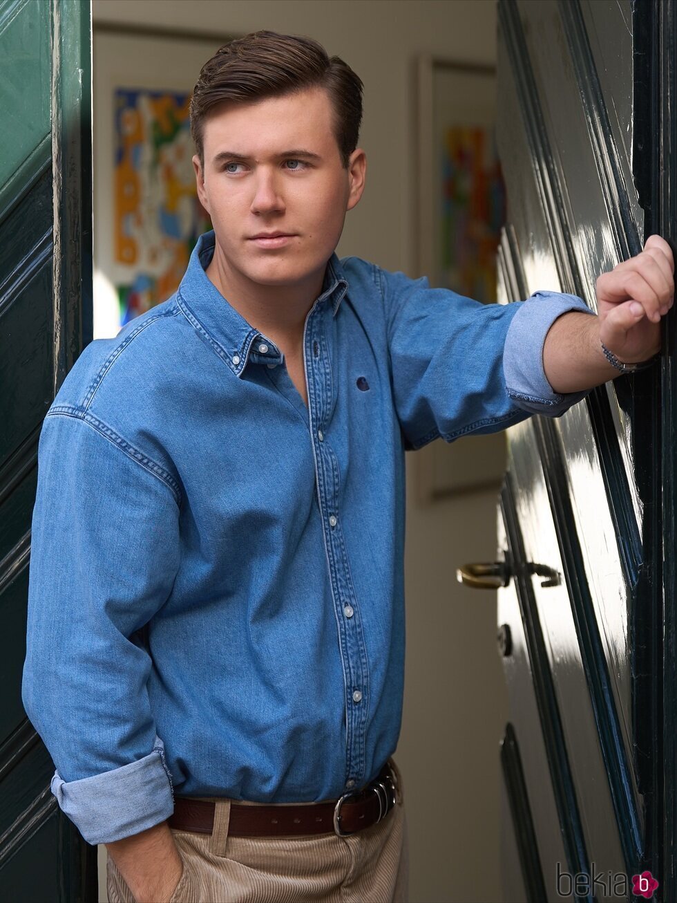 Christian de Dinamarca posa con camisa vaquera en las fotos oficiales de su 20 cumpleaños