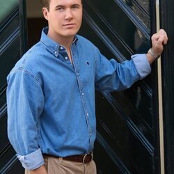 El Príncipe Christian de Dinamarca en su posado oficial por su 20 cumpleaños