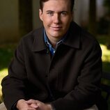 El Príncipe Christian de Dinamarca mira a cámara en su posado por su 20 cumpleaños