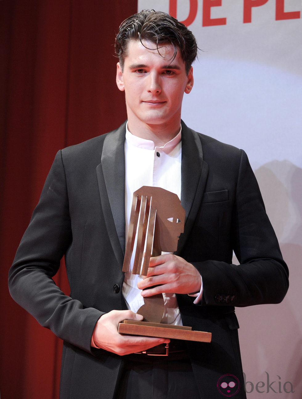 Yon González posa con su Fotogramas de Plata 2011