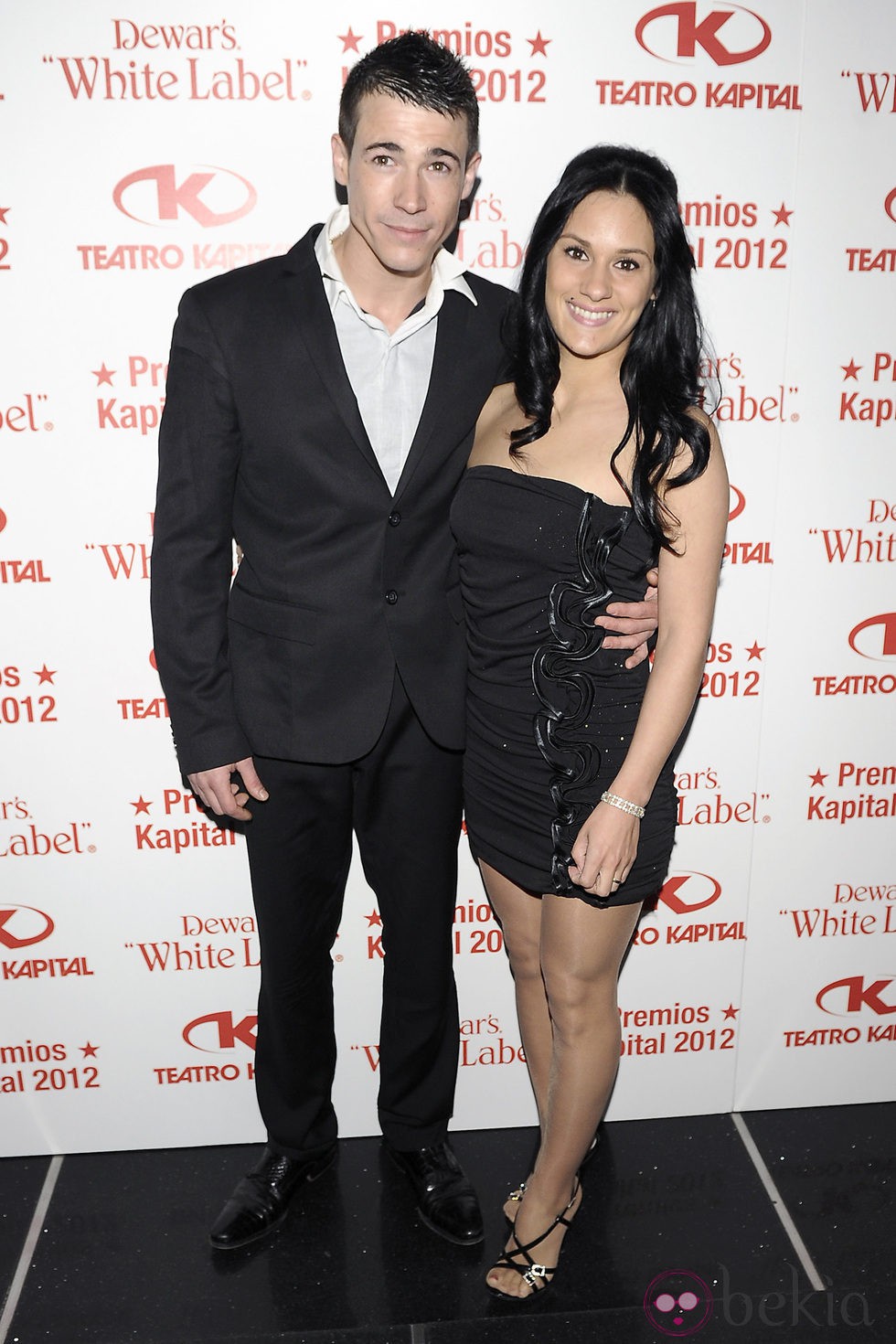 Juan José Ballesta y su novia Verónica en los Premios Kapital 2012