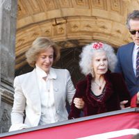 Cayetana de Alba y Alfonso Díez en la corrida de toros del Domingo de Resurrección de Sevilla