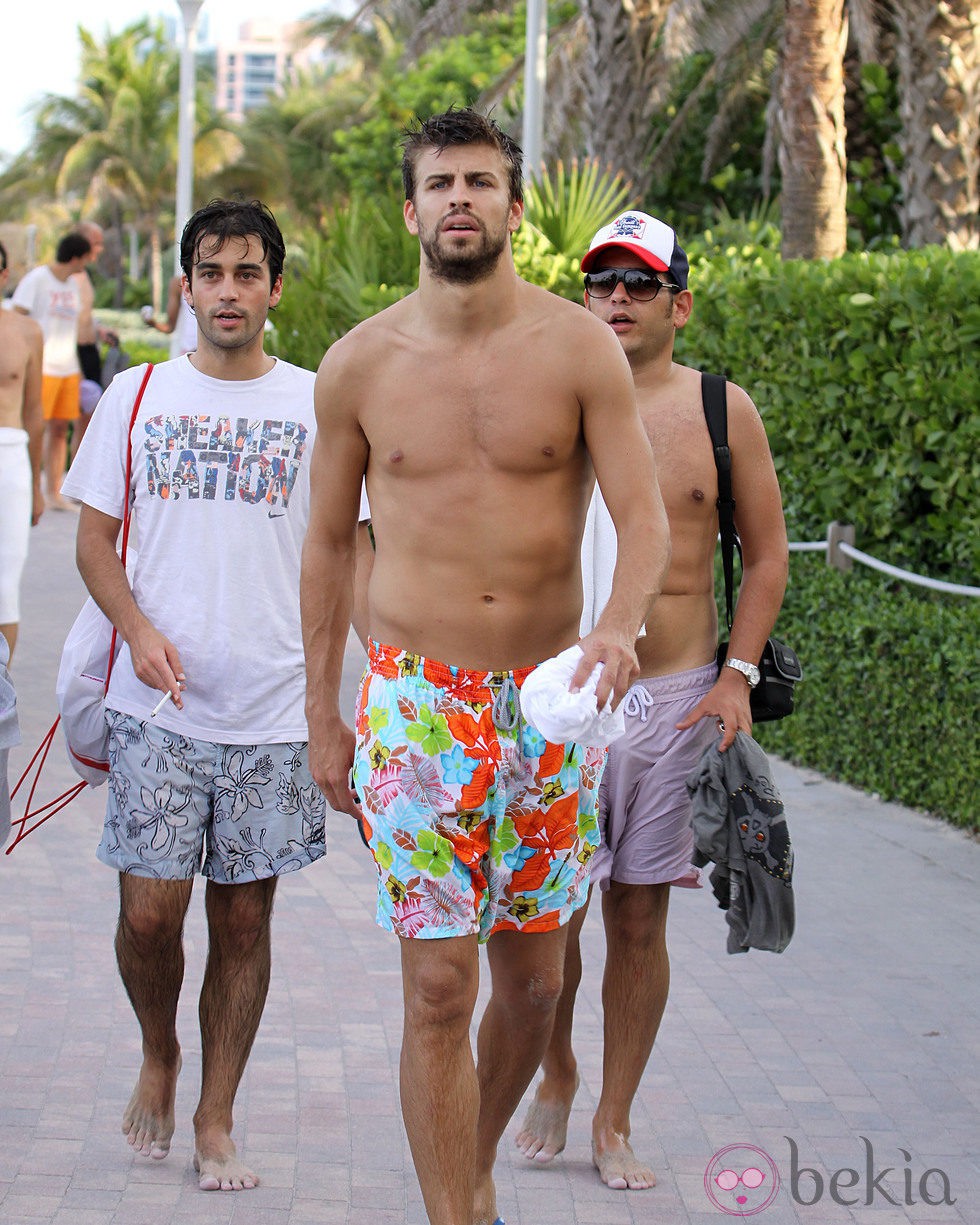 Gerard Piqué pasea con sus amigos por Miami