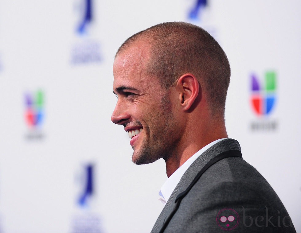 William Levy con el pelo rapado en los Premios Juventud 2011
