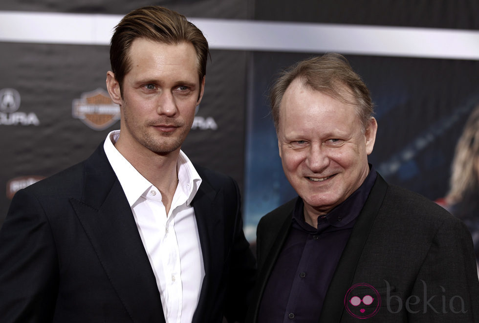 Alexander y Stellan Skargard en la premiere de 'Los Vengadores' en Los Angeles
