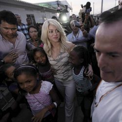 Shakira inaugura un centro infantil en Colombia