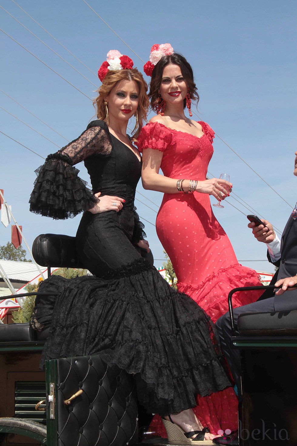 María José Suárez y Elisabeth Reyes en la Feria de Abril de Sevilla 2012