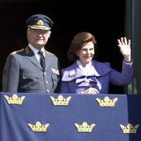 El Rey Carlos Gustavo de Suecia el día de su 66 cumpleaños con la Reina Silvia