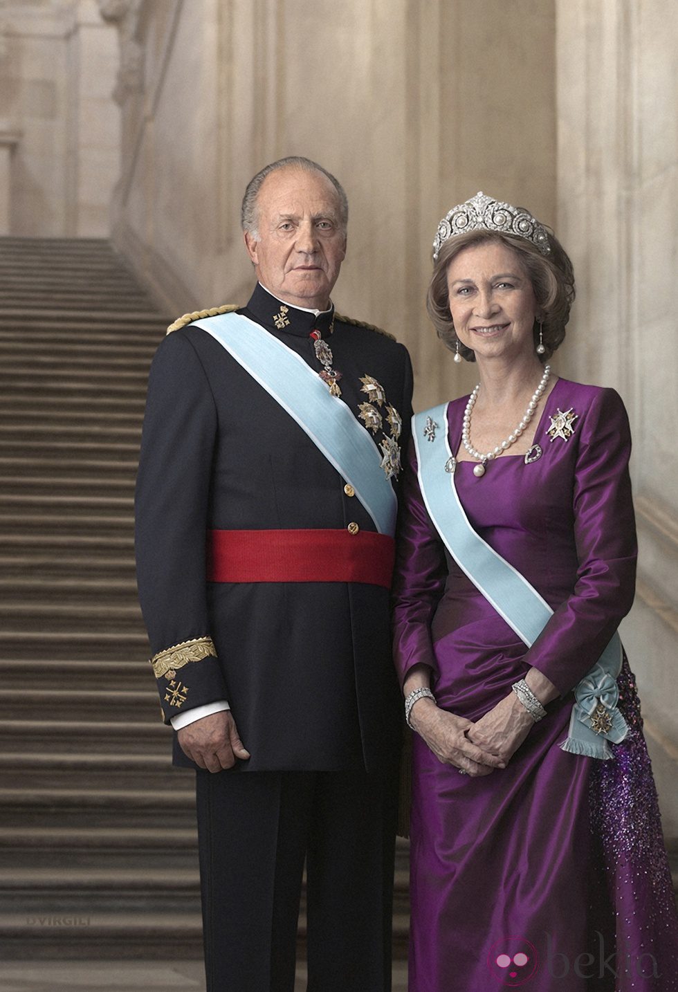 Foto oficial de los Reyes de España