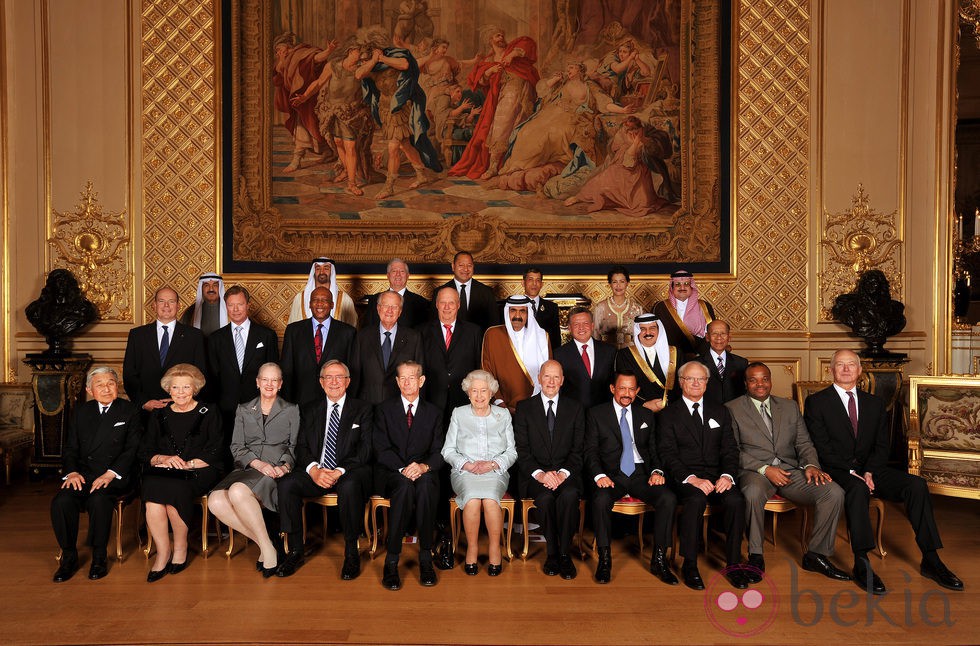 La Reina de Inglaterra celebra su Jubileo de Diamante con los reyes y reinas del mundo