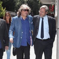 José Mercé en la capilla ardiente de María Ángeles Sandoval, Pitina