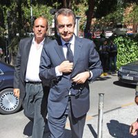 José Luis Rodríguez Zapatero en la capilla ardiente de María Ángeles Sandova, Pitina