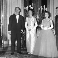 La Reina Isabel y el Príncipe Felipe junto a John y Jackie Kennedy en 1961