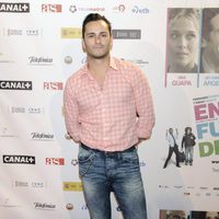 Asier Etxeandia en el estreno de la película 'En fuera de juego'