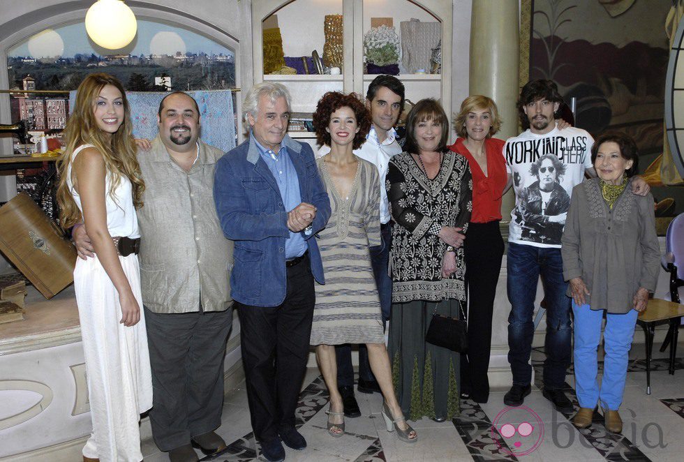 Nazaret Aracil, Juan Manuel Cifuentes, Luis Marco, Marta Belenguer, Xisco Segura, Carmen Maura, Anabel Alonso, Adrián Lastra y Alicia Hermida