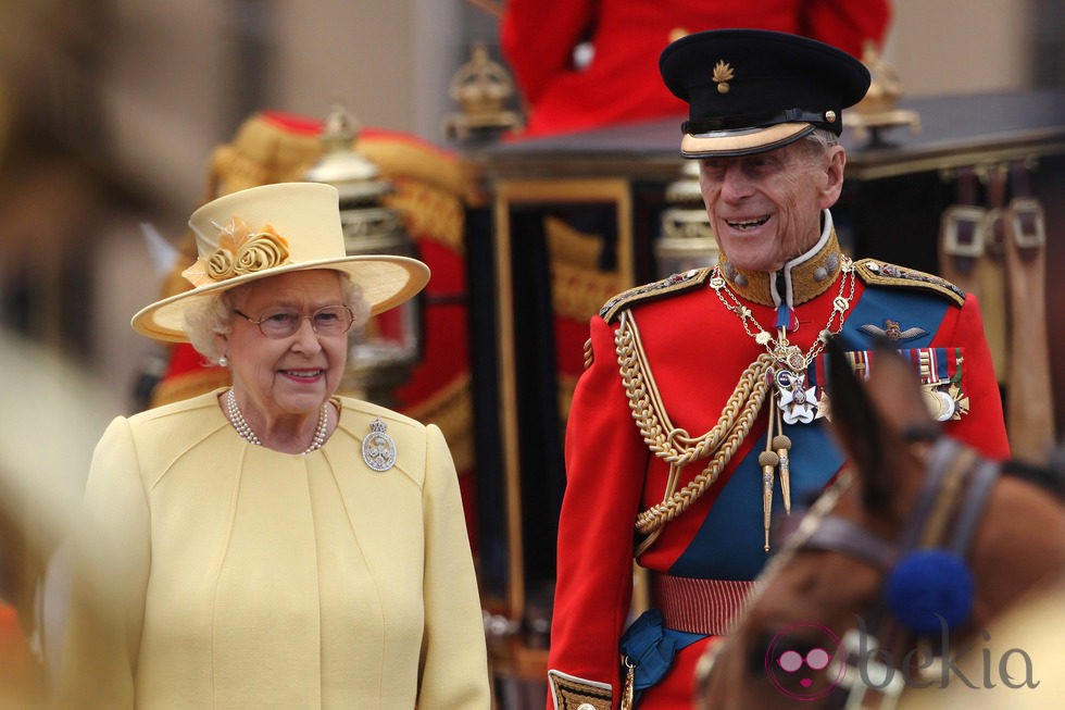 La Reina Isabel II y el Duque de Edimburgo en el Trooping The Colour