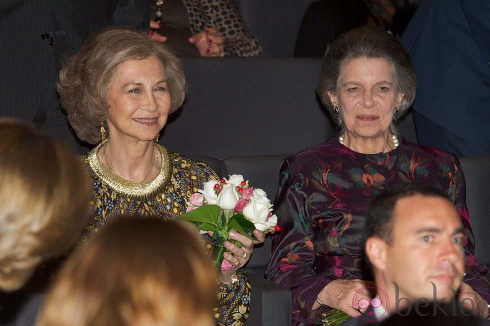 La Reina Sofía e Irene de Grecia en un concierto de música india