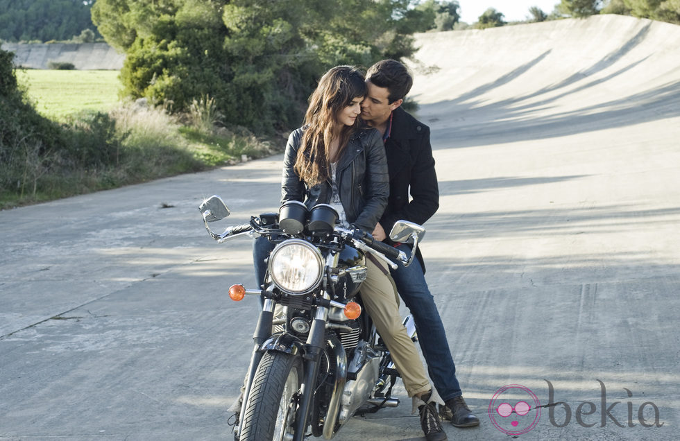 Mario Casas y Clara Lago en la película 'Tengo ganas de ti'