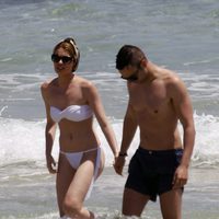 Adriana Abenia, de vacaciones en Ibiza con su novio Sergio Abad