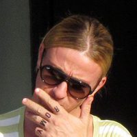 Guti luce nuevo tatuaje en su mano: 'Romy'