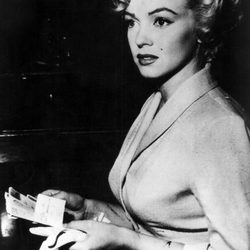 Marylin Monroe fotografiada durante un acto público