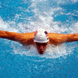 Michael Phelps nadando en Sidney 2000